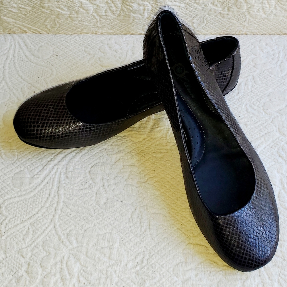 Born Crown Metallic Flats